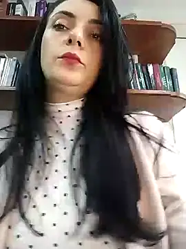 Snapshot of amellie_ros chatting on 12.12.24 amellie ros online show from 12.12.24