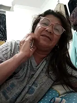 Aranza-Queen online show from 11.15.25