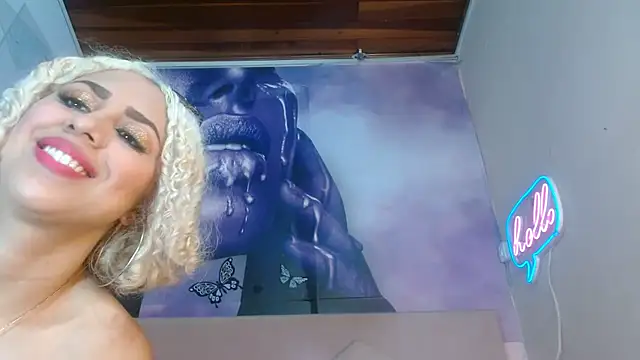 Snapshot of Lucy_White__ chatting on 01.02.25 Lucy White online show from 01.02.25
