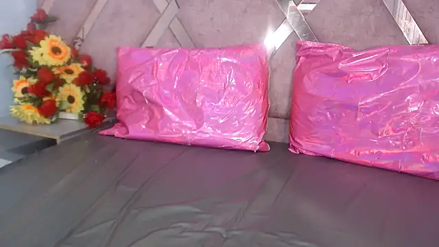 Snapshot of Lucy_White__ chatting on 01.16.25 Lucy White online show from 01.16.25