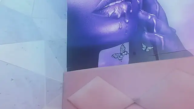 Snapshot of Lucy_White__ chatting on 02.10.25 Lucy White online show from 02.10.25