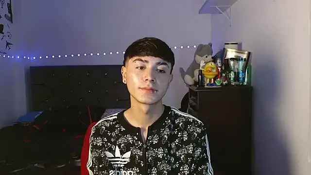 Snapshot of Im_juanda chatting on 12.23.24 Im juanda online show from 12.23.24