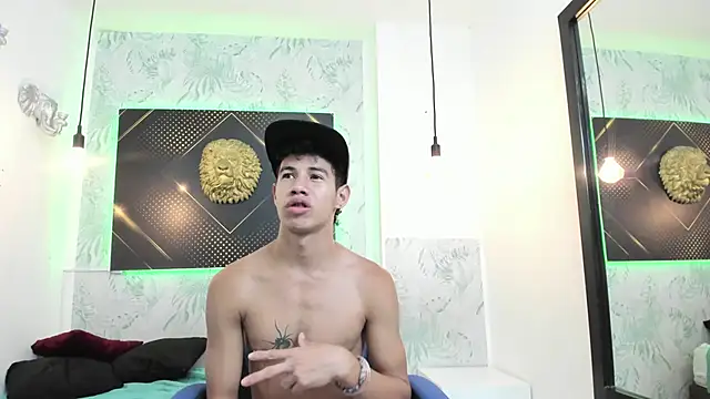 Snapshot of Erick_Zhimerman chatting on 02.19.25 Erick Zhimerman online show from 02.19.25