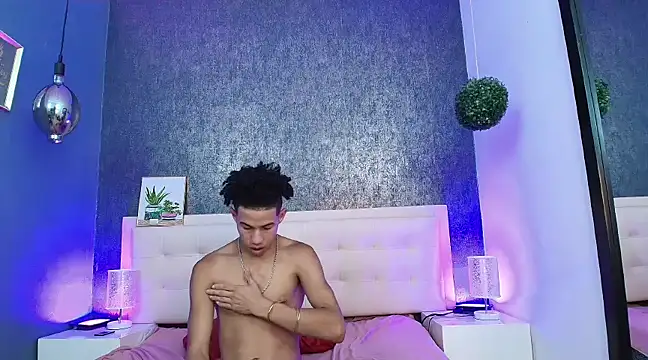 Snapshot of Erick_Zhimerman chatting on 03.19.25 Erick Zhimerman online show from 03.19.25
