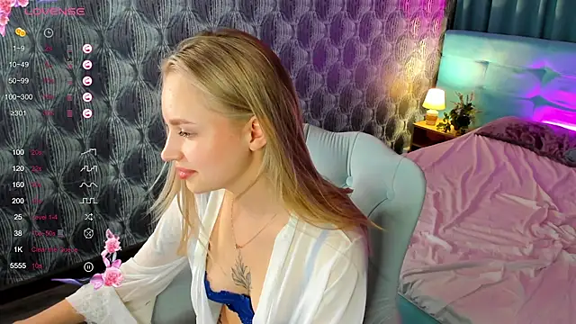 Carol  Cox online show from 01.08.25