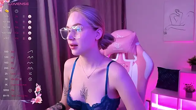 Carol  Cox online show from 02.08.25