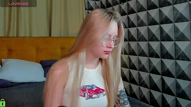 Carol  Cox online show from 09.09.25