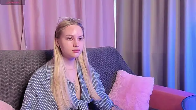 Carol  Cox online show from 09.15.25