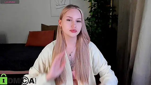 Carol  Cox online show from 11.12.25