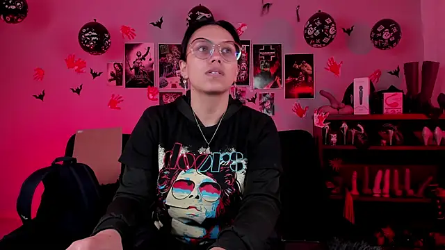 lilith-deveraux online show from 11.19.25