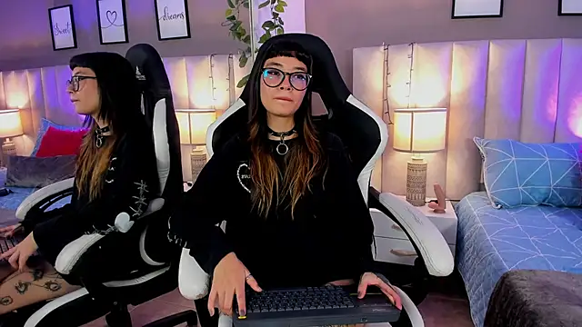 dayanne07 online show from 11.18.25