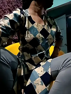 Snapshot of gunjan22 chatting on 12.04.24 gunjan22 online show from 12.04.24