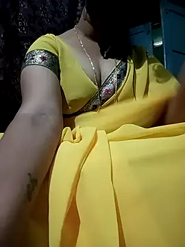 Snapshot of gunjan22 chatting on 12.30.24 gunjan22 online show from 12.30.24