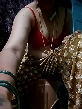 Snapshot of gunjan22 chatting on 12.31.24 gunjan22 online show from 12.31.24