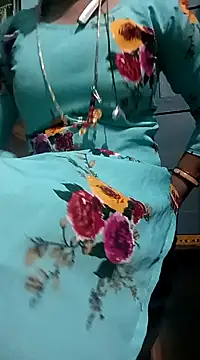 Snapshot of gunjan22 chatting on 01.23.25 gunjan22 online show from 01.23.25