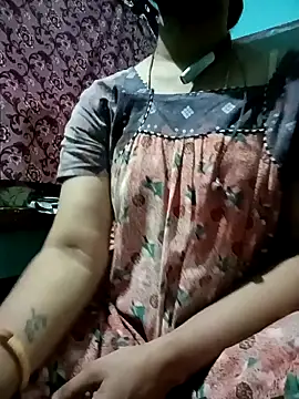 Snapshot of gunjan22 chatting on 03.11.25 gunjan22 online show from 03.11.25