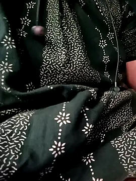 Snapshot of gunjan22 chatting on 11.01.25 gunjan22 online show from 11.01.25