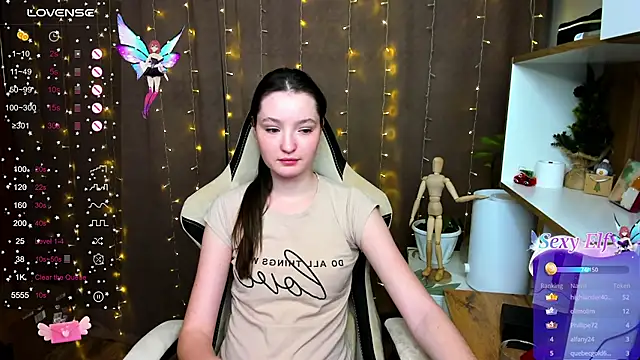 Snapshot of Fairyy_Moon chatting on 12.26.24 Fairyy Moon online show from 12.26.24