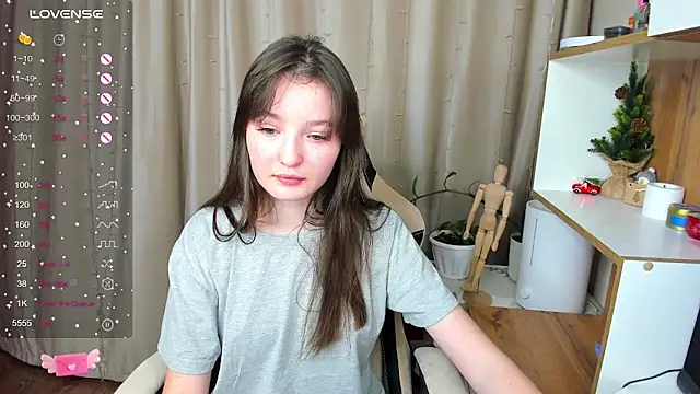 Snapshot of Fairyy_Moon chatting on 01.17.25 Fairyy Moon online show from 01.17.25