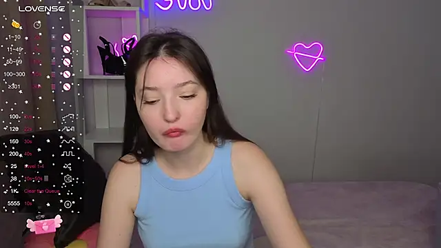 Snapshot of Fairyy_Moon chatting on 10.14.25 Fairyy Moon online show from 10.14.25