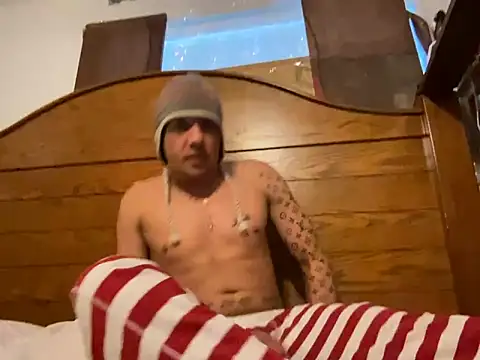 Snapshot of Amirkhai chatting on 12.19.24 Amirkhai online show from 12.19.24