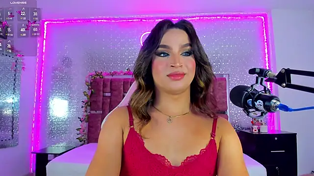 KylieVictoria online show from 03.20.25