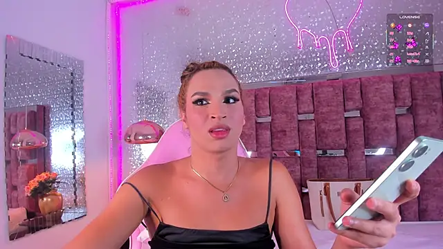 KylieVictoria online show from 11.05.25