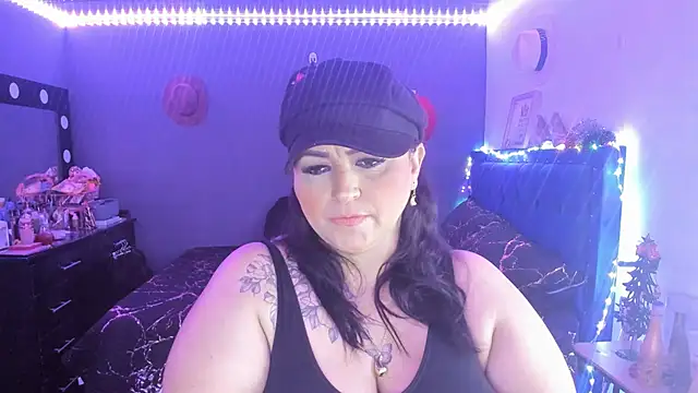 Ivonnee   online show from 12.19.24