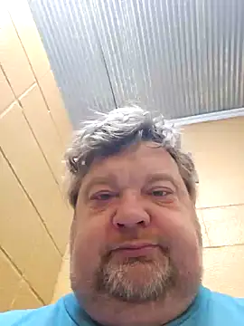 Snapshot of alienbunny chatting on 01.06.25 alienbunny online show from 01.06.25