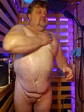 Snapshot of alienbunny chatting on 02.18.25 alienbunny online show from 02.18.25