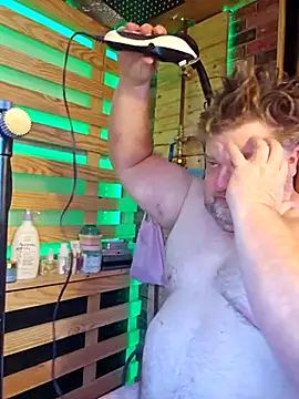 Snapshot of alienbunny chatting on 03.05.25 alienbunny online show from 03.05.25