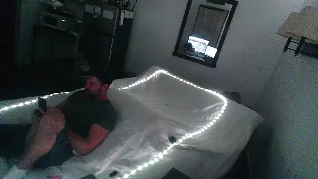 Snapshot of Cooperstone chatting on 12.11.24 Cooperstone online show from 12.11.24