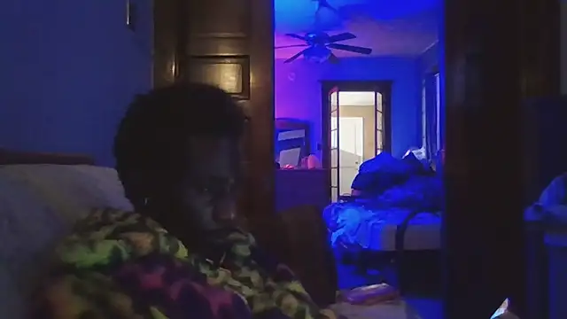 Snapshot of ThickNHung90 chatting on 11.30.25 ThickNHung90 online show from 11.30.25