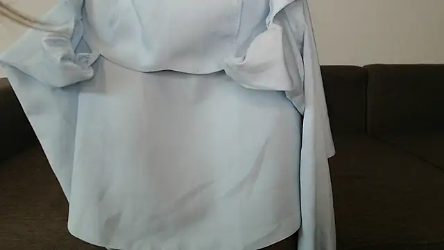 Snapshot of Effi_18 chatting on 02.22.25 Effi 18 online show from 02.22.25