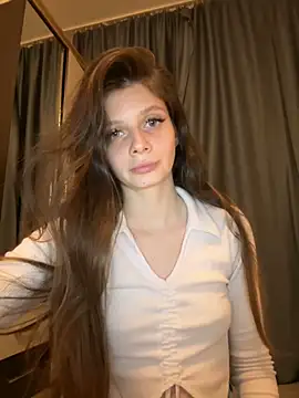 Snapshot of Effi_18 chatting on 10.12.25 Effi 18 online show from 10.12.25