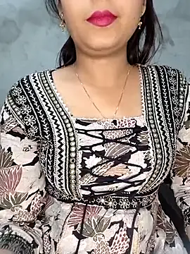 Snapshot of Shanaya_Hotty chatting on 03.08.25 Shanaya Hotty online show from 03.08.25
