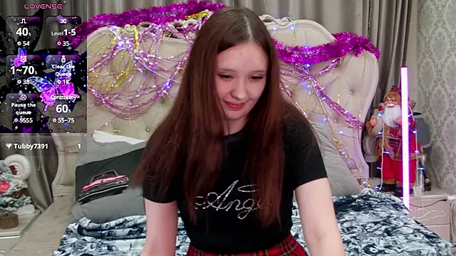 MiriaamWhite online show from 12.23.24