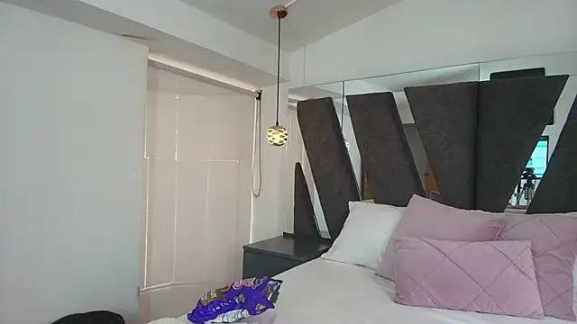 Snapshot of Milkdulce1 chatting on 11.09.25 Milkdulce1 online show from 11.09.25