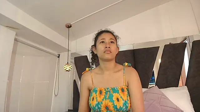 Snapshot of Milkdulce1 chatting on 11.10.25 Milkdulce1 online show from 11.10.25