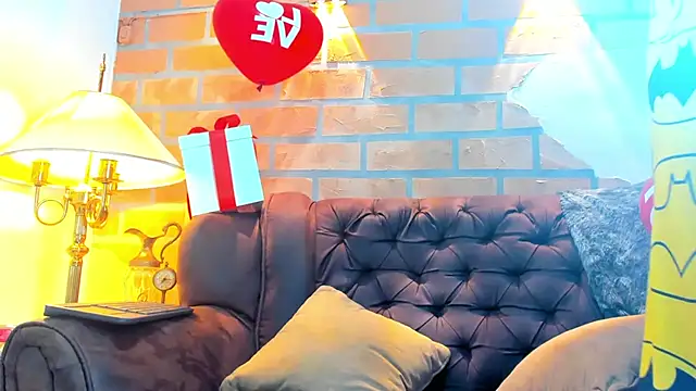 Snapshot of Dylanstonne chatting on 02.07.25 Dylanstonne online show from 02.07.25