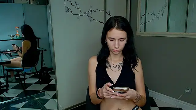 Snapshot of KarolinaBlacks chatting on 12.01.24 KarolinaBlacks online show from 12.01.24