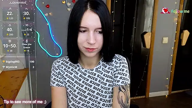 Snapshot of KarolinaBlacks chatting on 09.24.25 KarolinaBlacks online show from 09.24.25