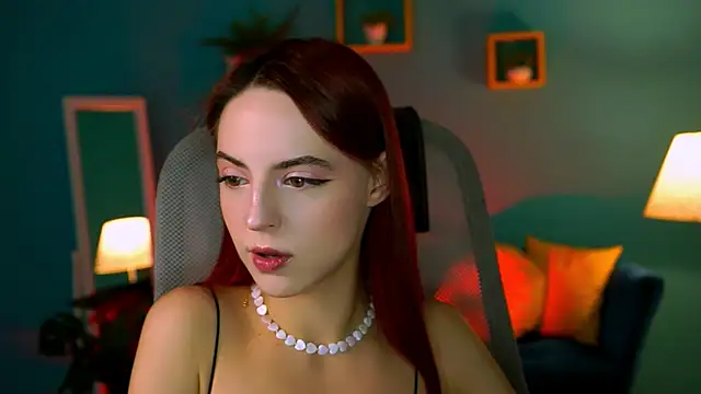 Snapshot of evanellson chatting on 10.24.25 evanellson online show from 10.24.25