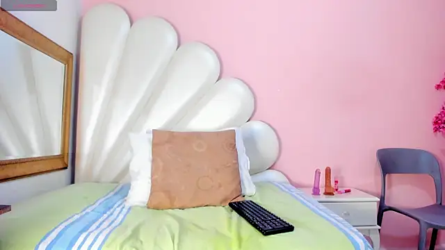 Snapshot of Ally_Parkeer_ chatting on 02.26.25 Ally Parkeer online show from 02.26.25