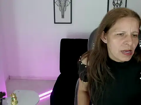 Snapshot of Milf_karlye chatting on 02.15.25 Milf karlye online show from 02.15.25