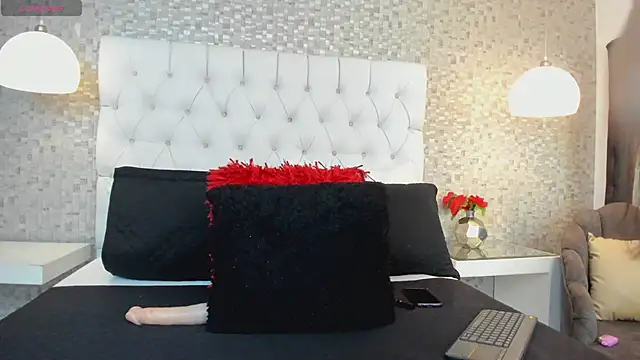 Snapshot of MonserratPeters chatting on 02.03.25 MonserratPeters online show from 02.03.25