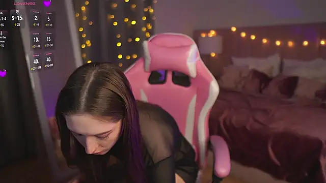 Snapshot of SelestaRobertson chatting on 12.13.24 SelestaRobertson online show from 12.13.24