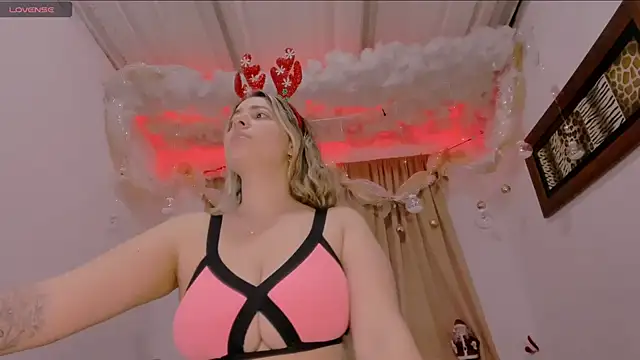 Snapshot of Lauu_G chatting on 12.09.24 Lauu G online show from 12.09.24