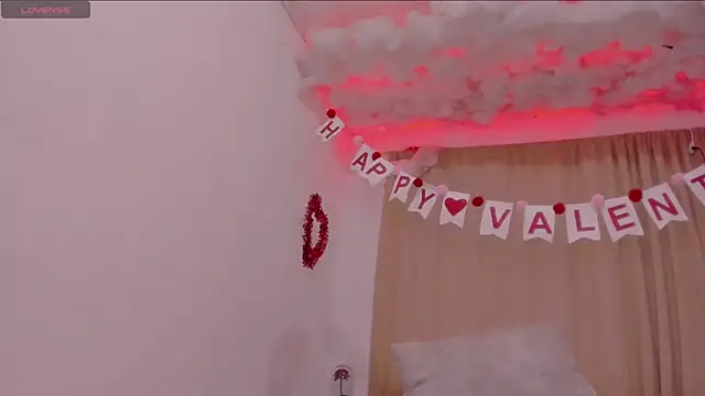 Snapshot of Lauu_G chatting on 02.15.25 Lauu G online show from 02.15.25