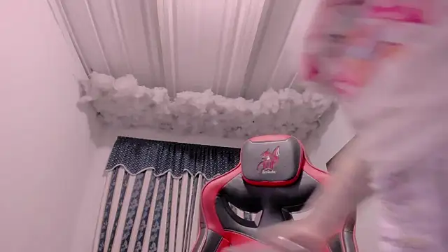 Snapshot of Lauu_G chatting on 09.15.25 Lauu G online show from 09.15.25